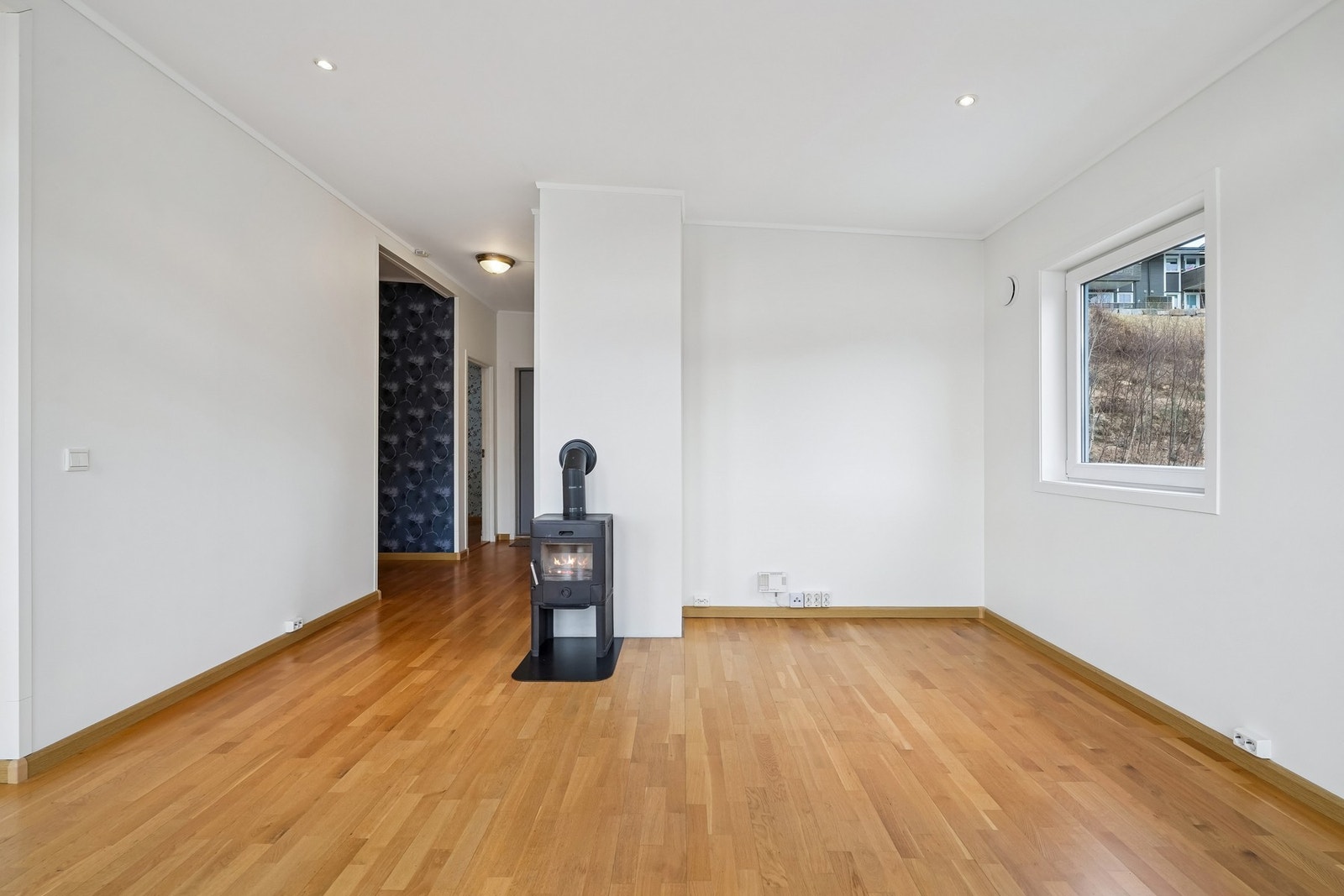 Det er opplagt for tv- og fiber i leiligheten. Galleribilde