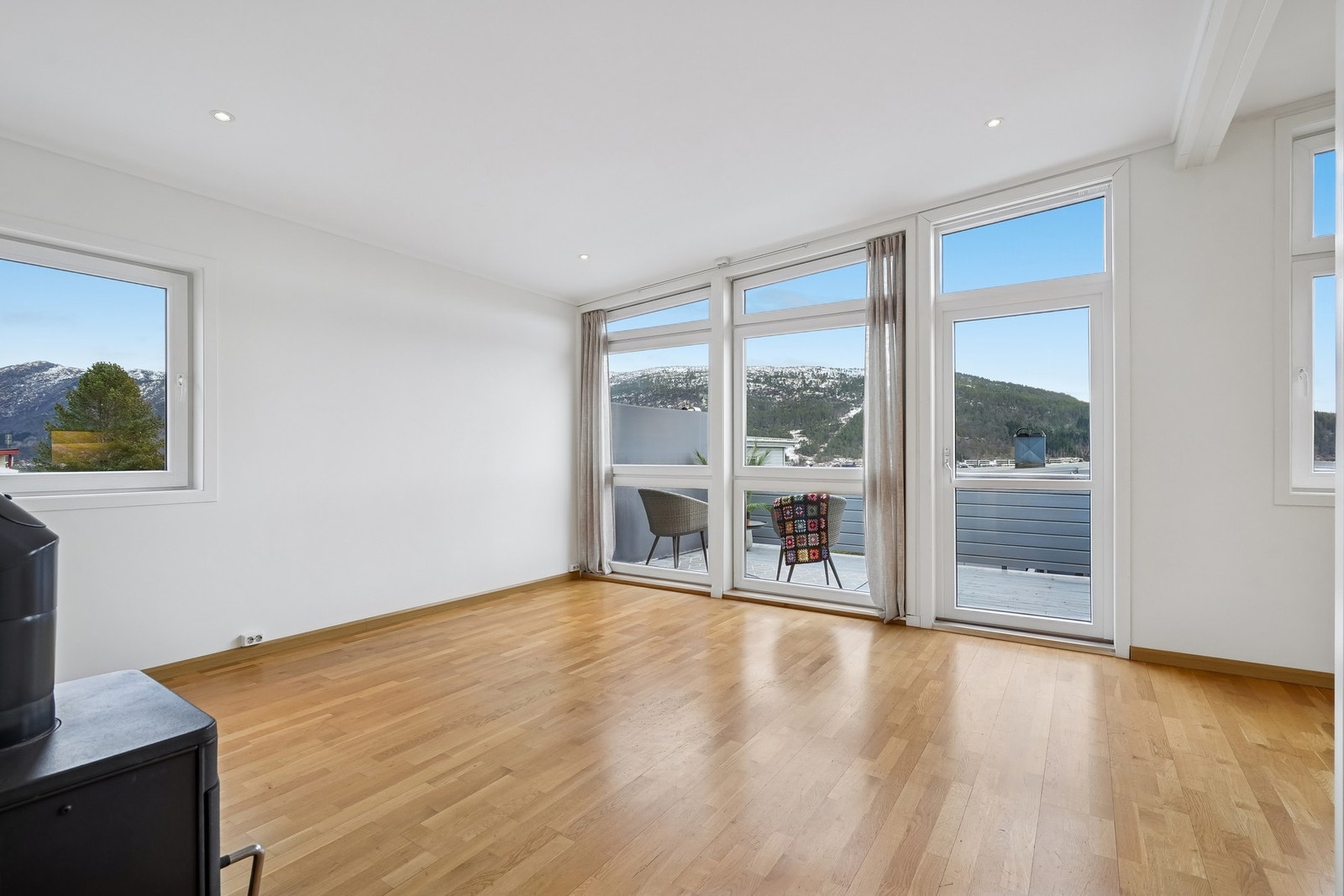 Her får du en lys og åpen stue/kjøkken-løsning på ca. 29 kvm - Galleribilde