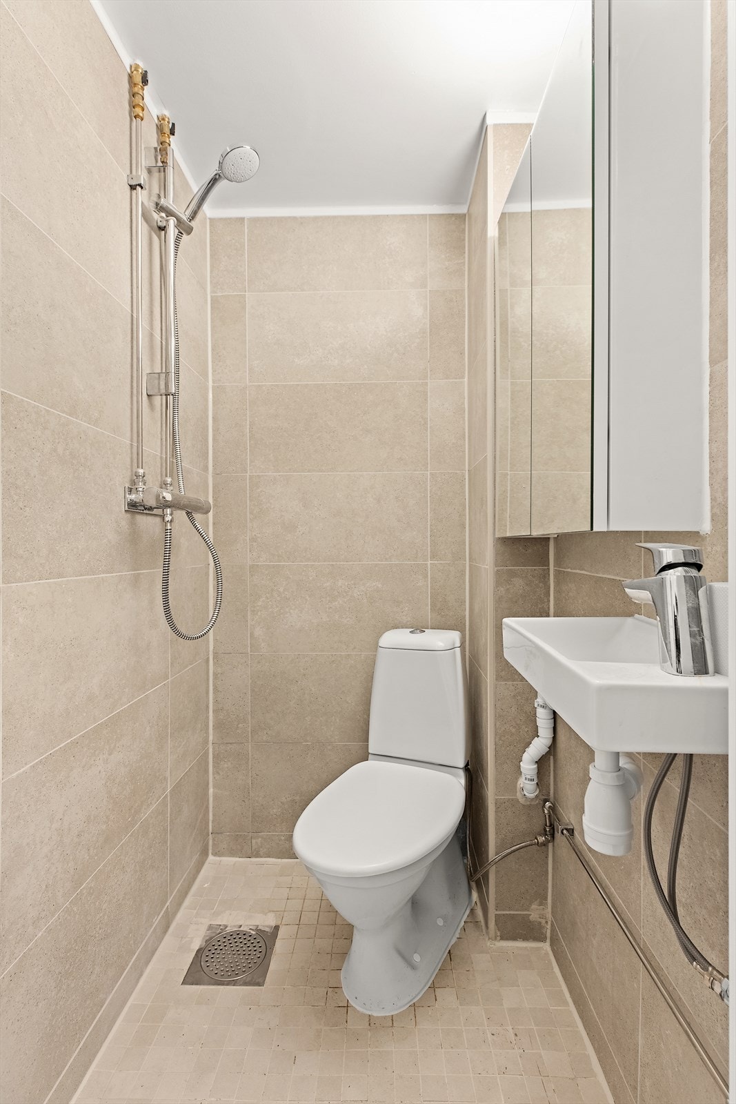 Badet er praktisk utformet og holder en god standard. Galleribilde