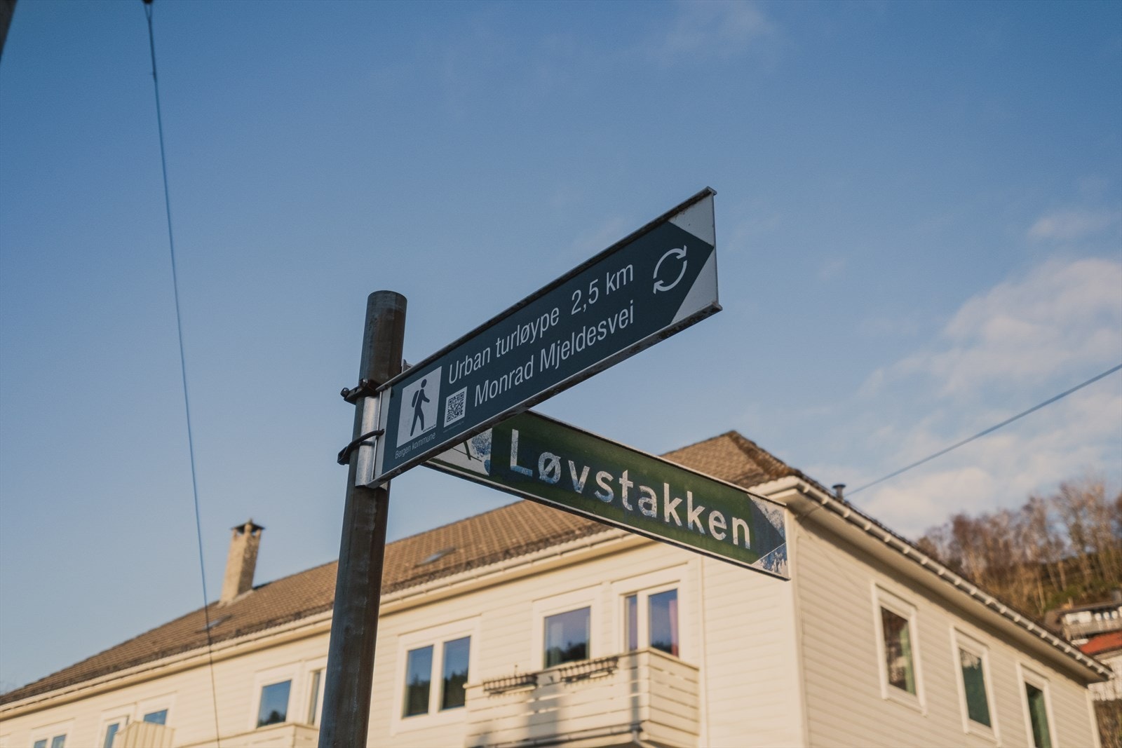 - Området er rikt på flotte naturopplevelser som Løvstakken, Løvstien og andre turstier på Strandafjellet fine alternativer - Galleribilde