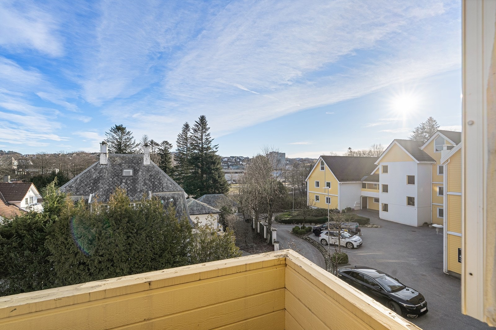 Her har du utsikt til Sandvedparken som er din nærmeste nabo. Galleribilde