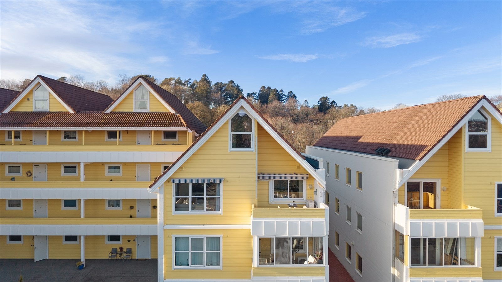 Leiligheten strekker seg over to etasjer. Galleribilde