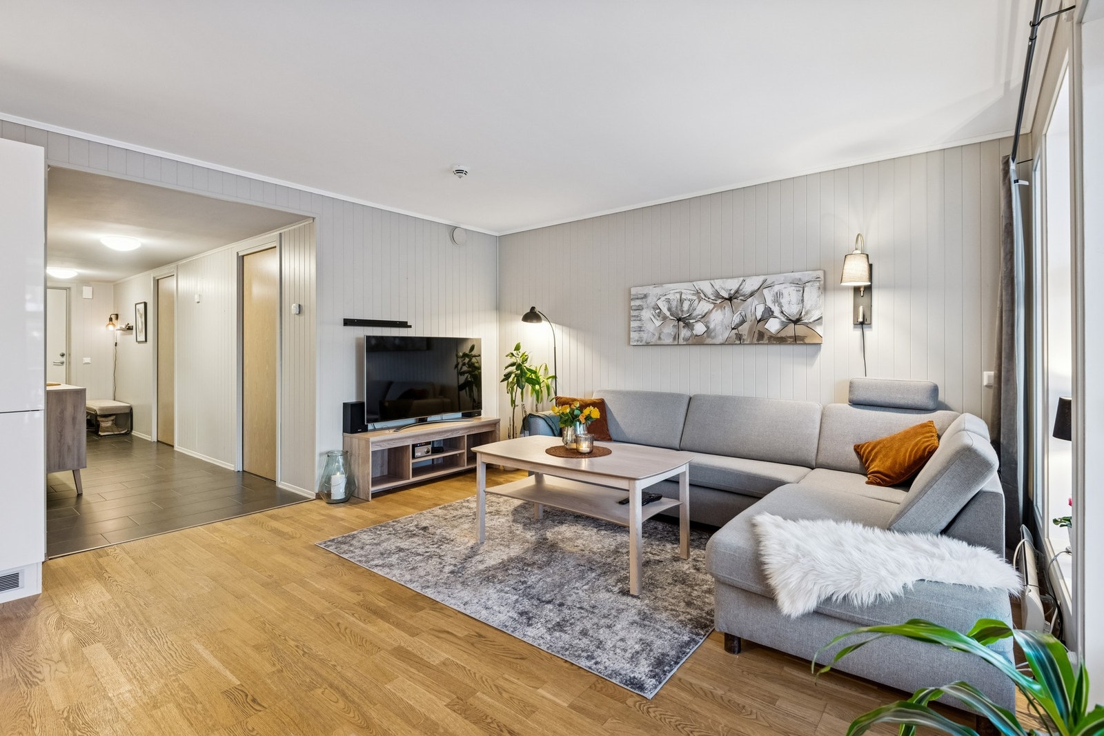 Vannbåren gulvvarme i gang, bad, kjøkken/stue og bod. Galleribilde