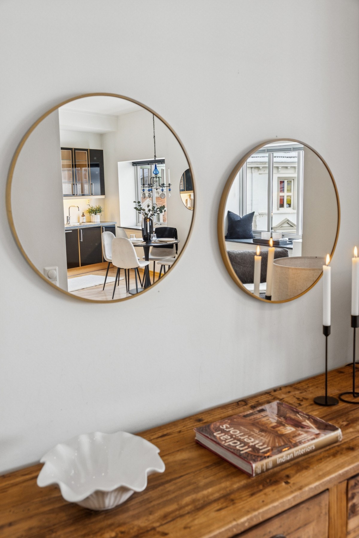 Detalj fra entréen. Galleribilde