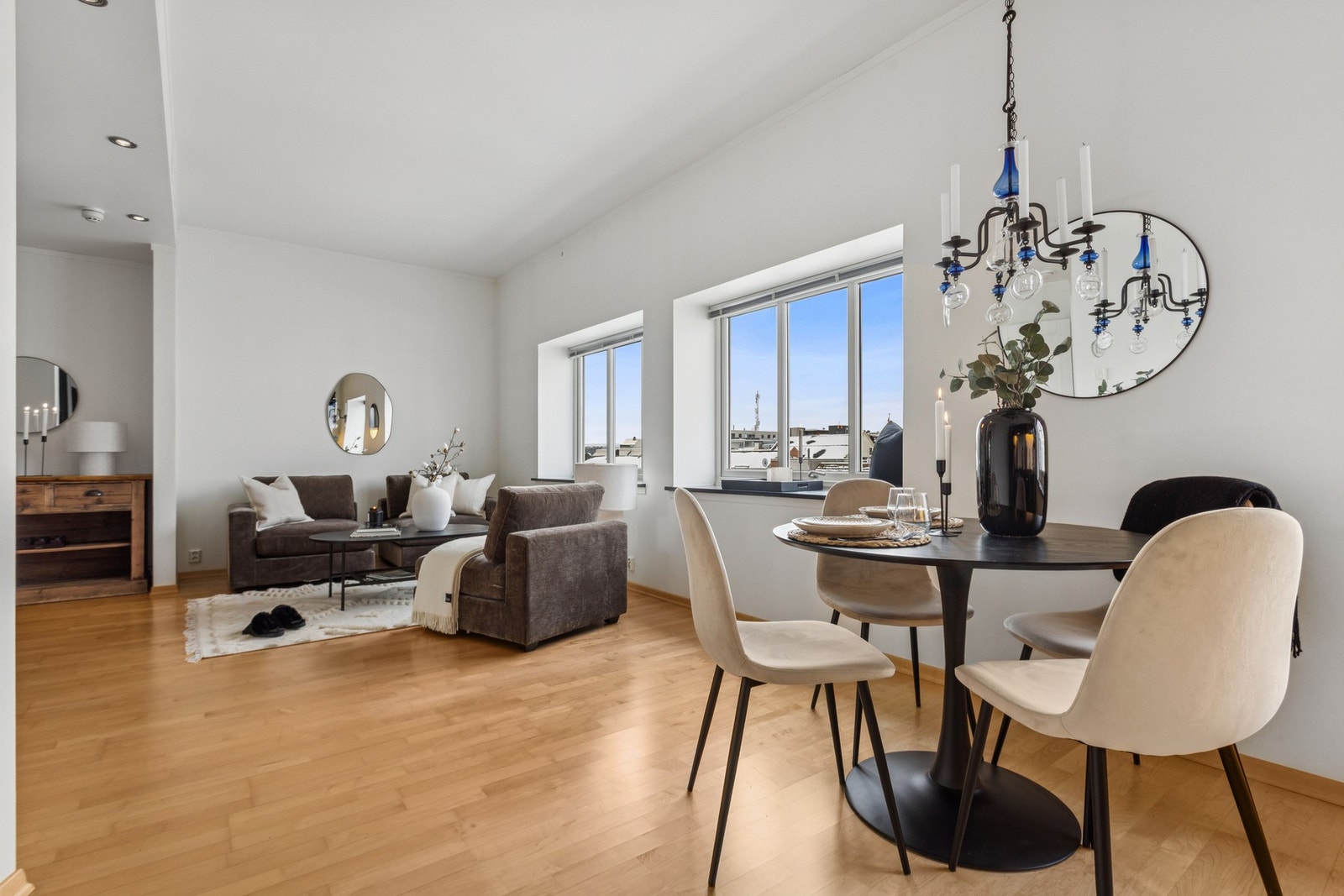 Åse Malene Holm Løvli v/Privatmegleren Hønefoss har gleden av å presentere Søndre Torv 2K! Galleribilde