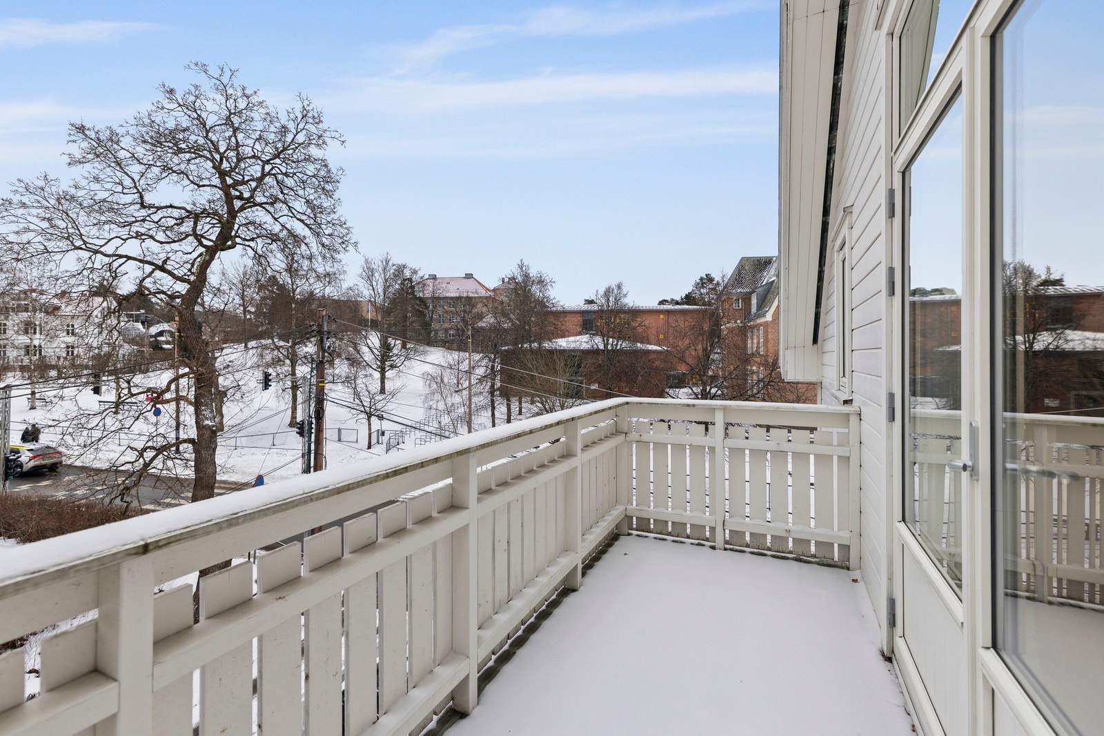 Boligen har hele 3 balkonger på totalt 15 m². Galleribilde