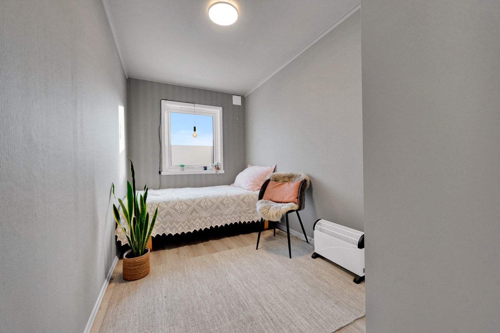 - Soverom III med nymalte overflater og nytt gulv. Galleribilde