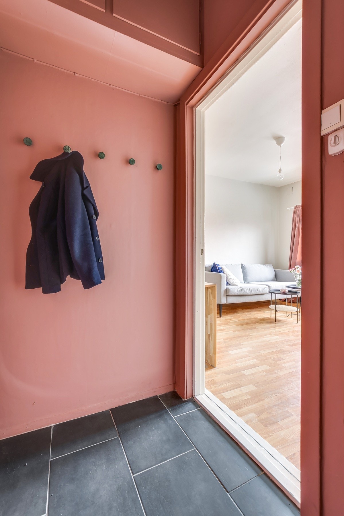 God plass til å henge av seg yttertøy Galleribilde