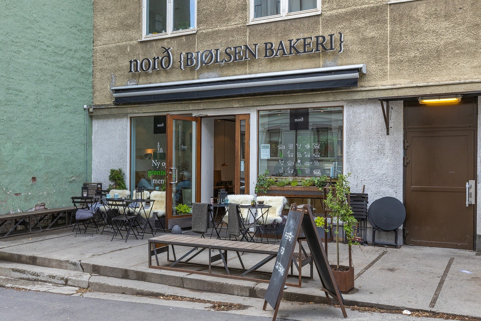 Her er det lett å senke skuldrene og nyte en god bolle eller to - sammen med en kopp rykende fersk kaffe Galleribilde