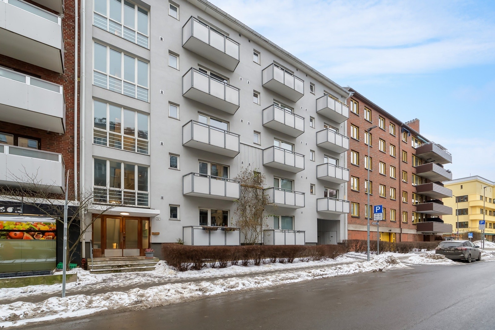 Området betjenes også av bysykler og elbil-ladere i nærheten Galleribilde