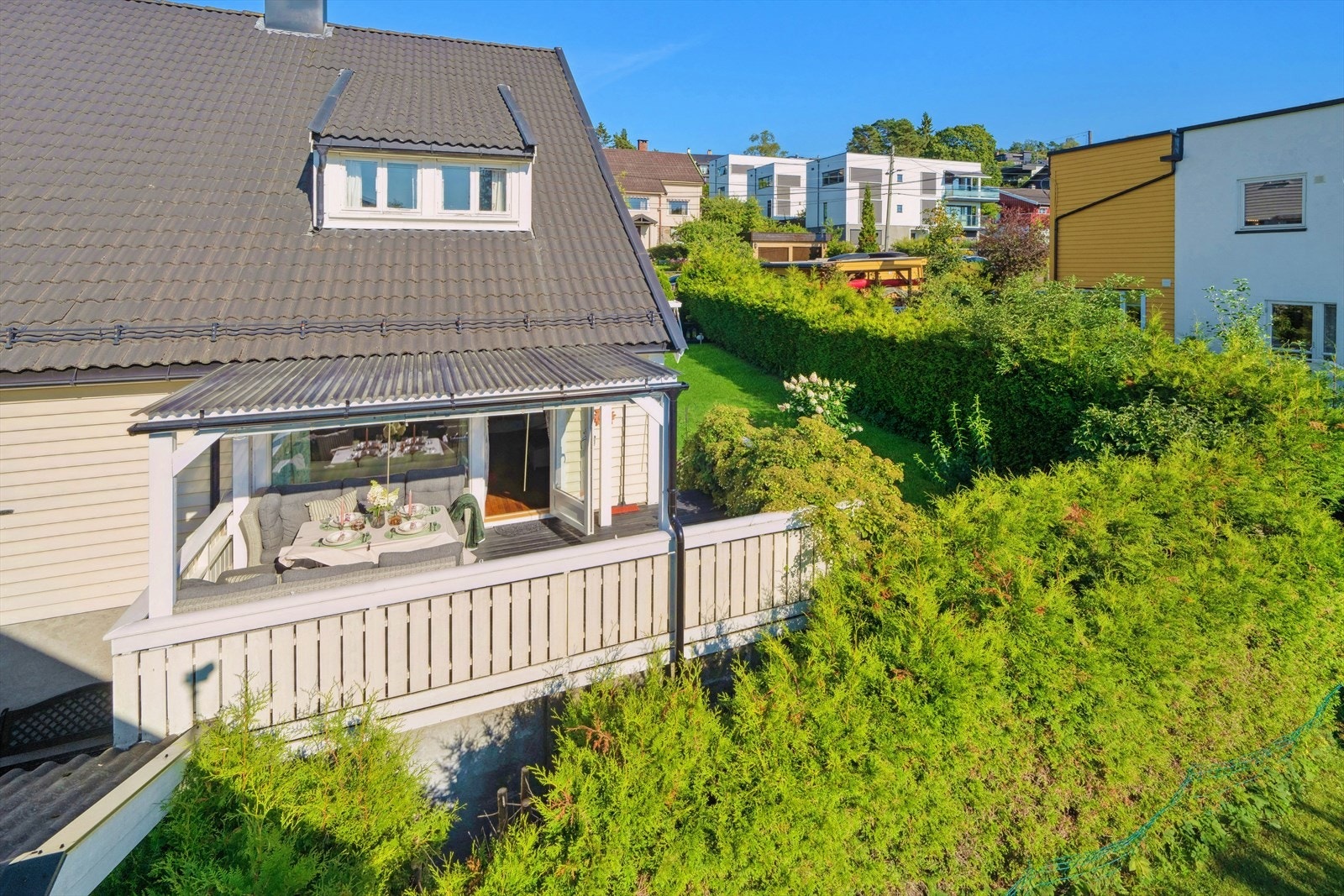 Hverdagslogistikken er enkel med kort gangavstand til Ekeberg skole og Spar Simensbråten. Galleribilde