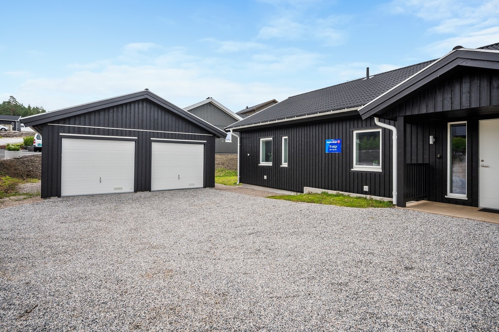 Nyoppført enebolig med alt på en flate - tre soverom - to bad og dobbel garasje - i nyetablert boligfelt på Brunsbykollen Galleribilde