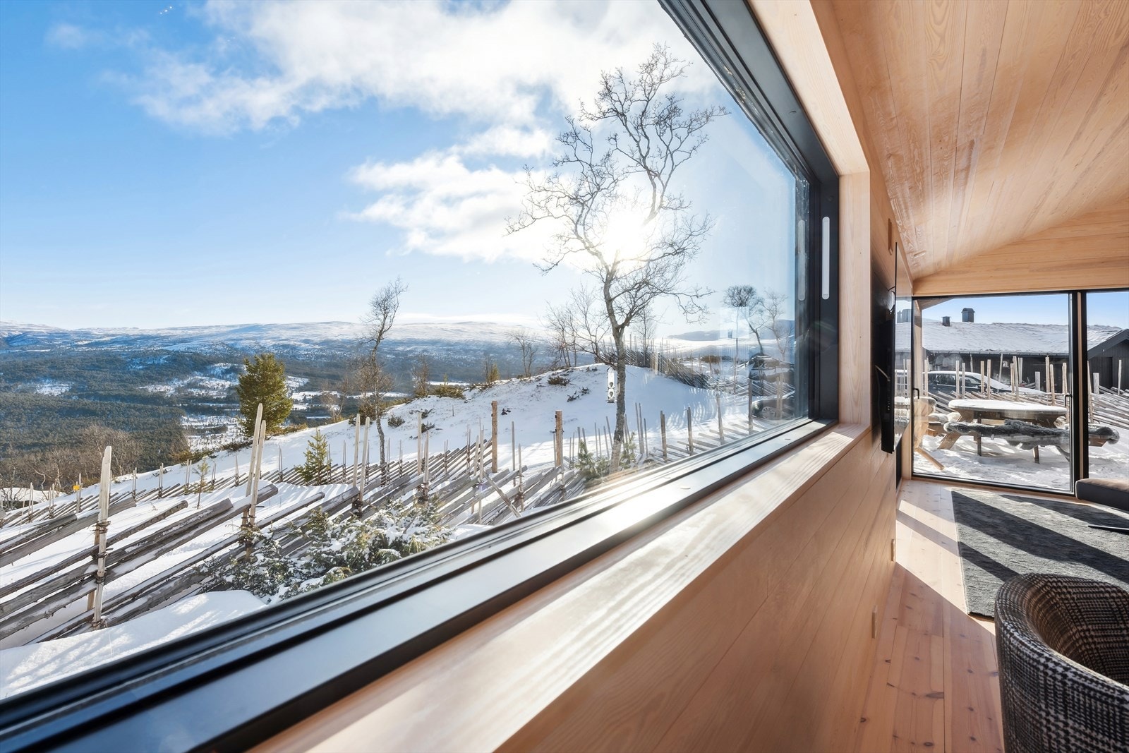 Oppdal er det ultimate stedet å feriere for deg som elsker naturen, kjent for et av Norges største alpine skiområder. Galleribilde