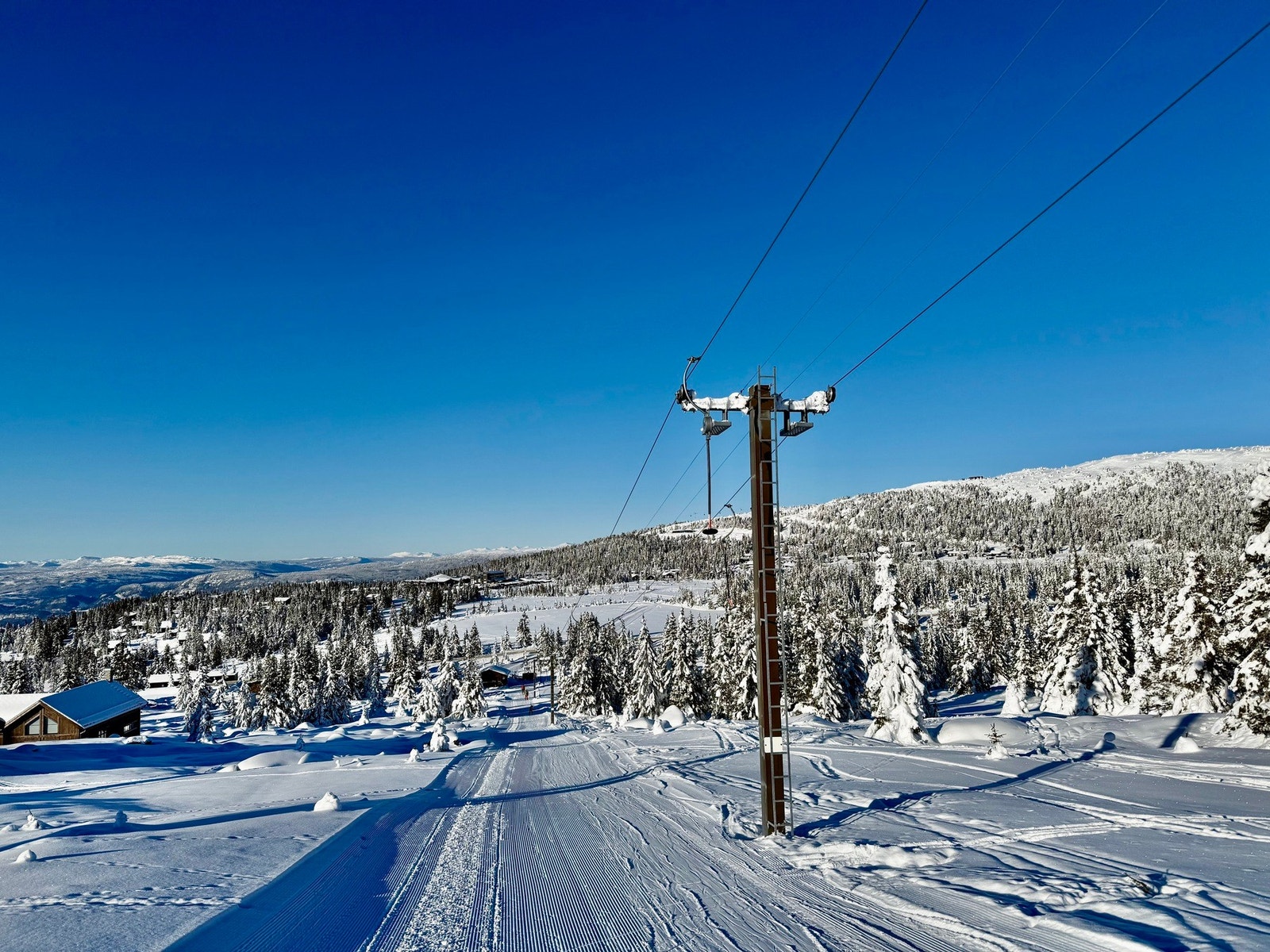 Lunnstadheisen ligger rett ved leiligheten samt løype 72 og 73 som er tilknyttet resten av Hafjell skisenter. Galleribilde