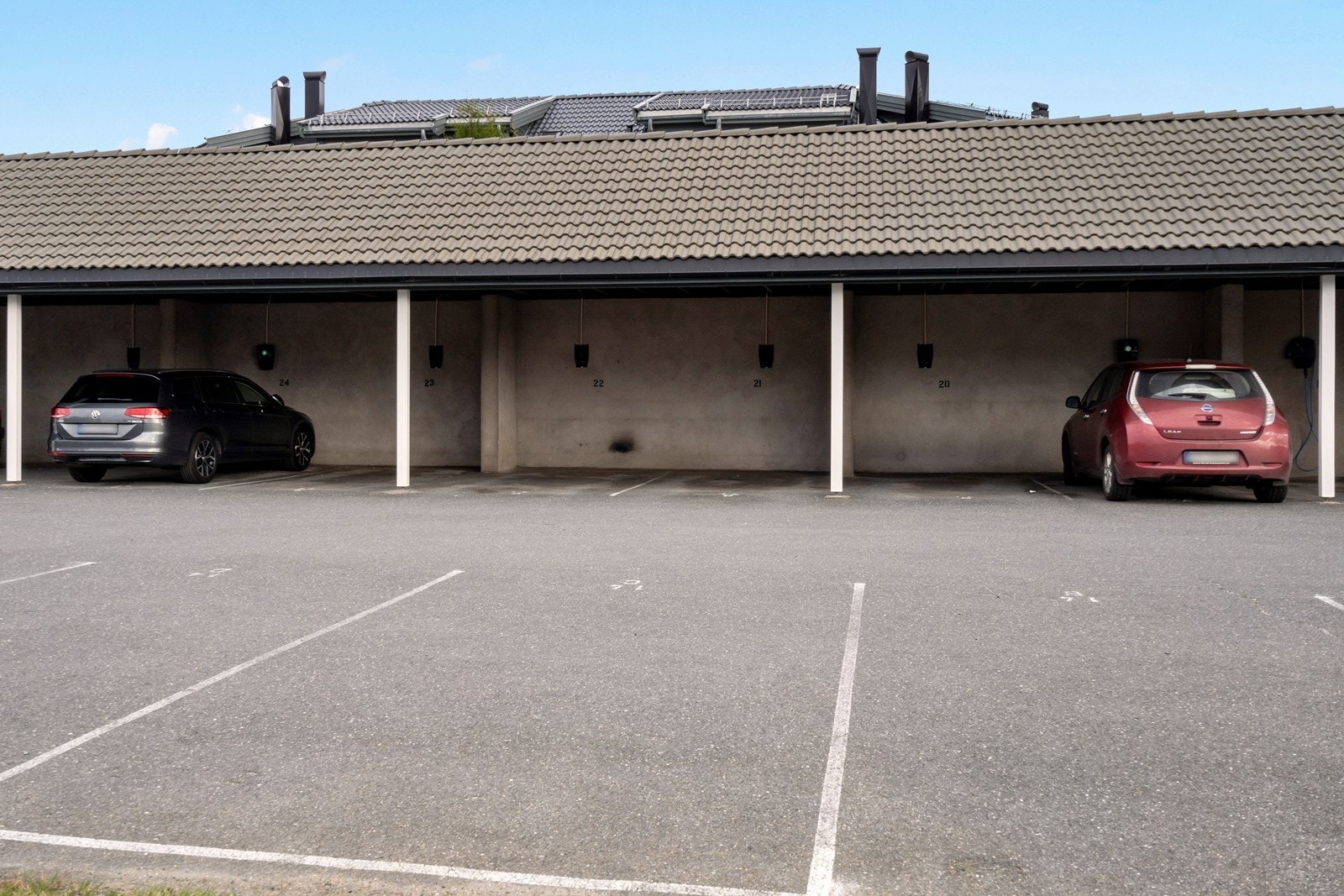P-plass i felles carportanlegg medfølger Galleribilde
