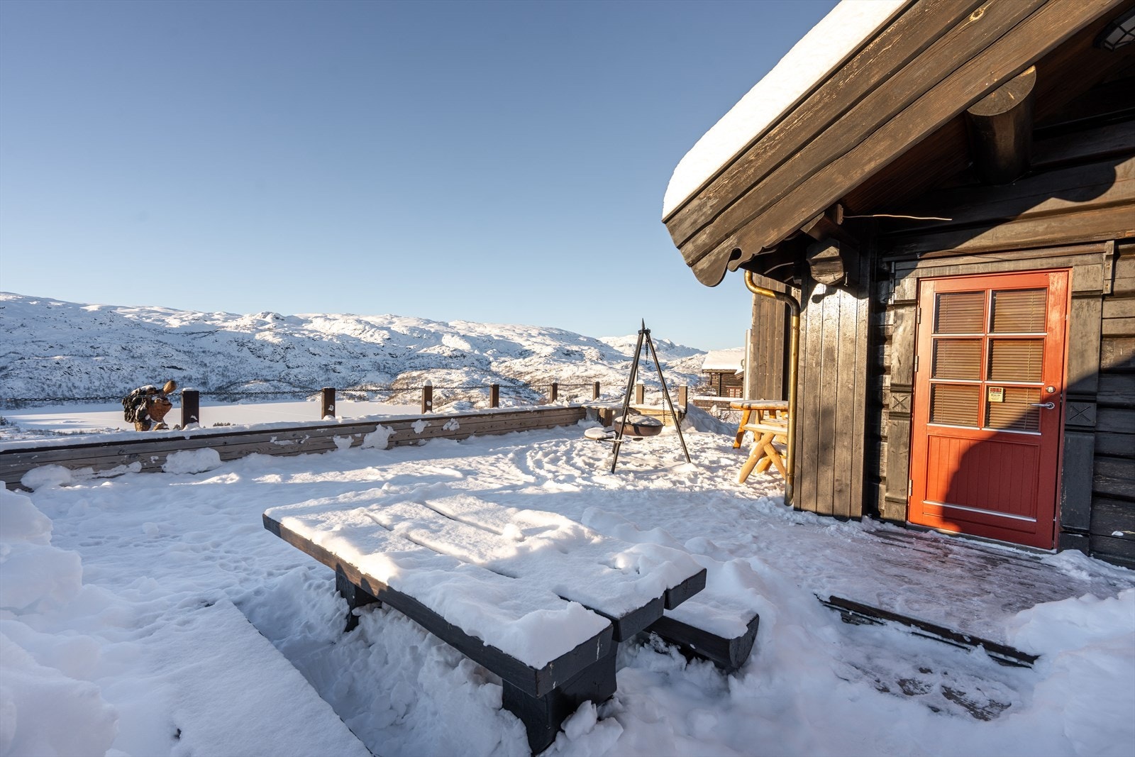 Stort, usjenert uteområde med fantastisk utsikt Galleribilde