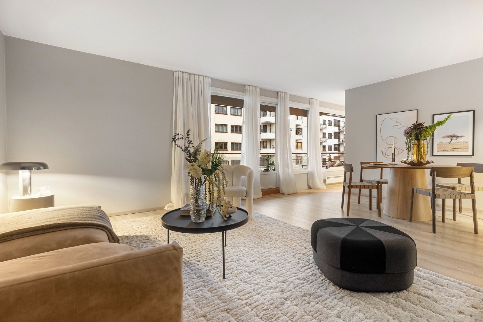 Velkommen til Kirkeveien 43 - Vi har gleden av å presentere en innholdsrik og gjennomgående 4-roms leilighet. Galleribilde