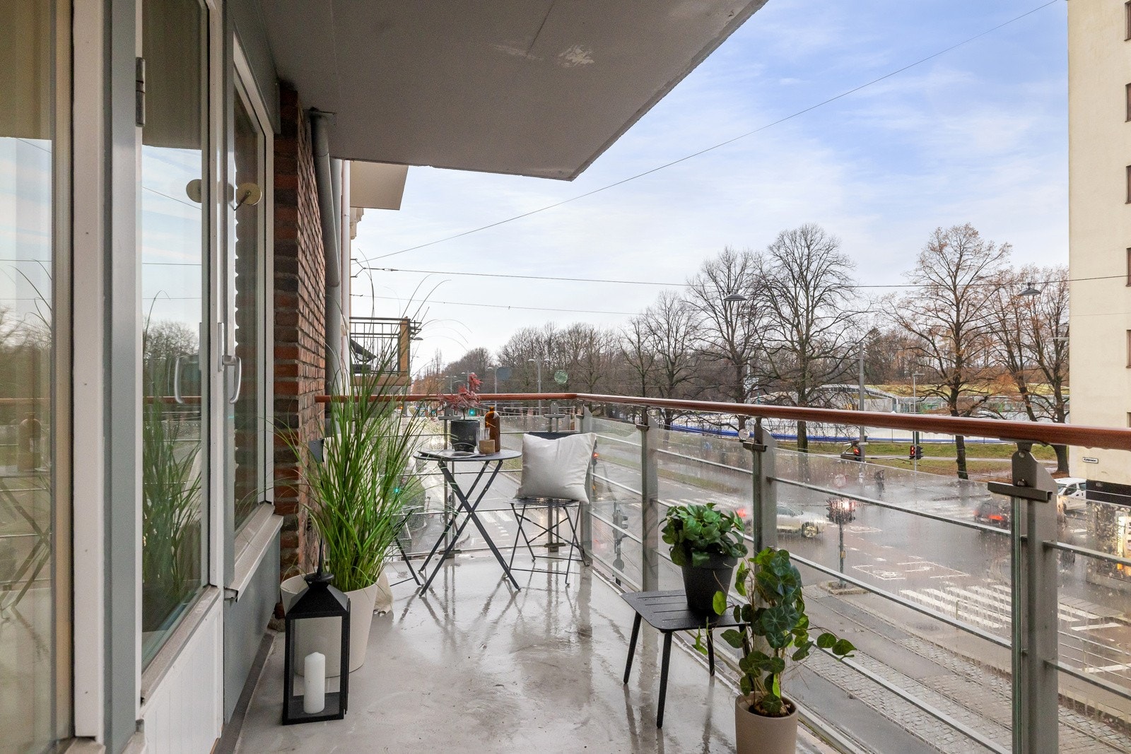 Her er det god plass til utemøbler og grill. Galleribilde