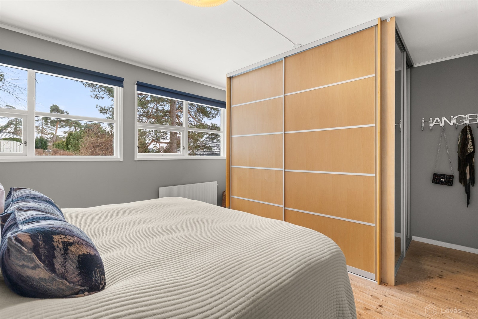 Soverom 1 med skyvedørsgarderobe Galleribilde