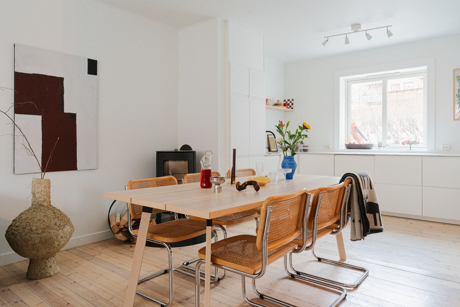 Nhut Nam Huynh har gleden av å presentere Skedsmogata 20! Foto: Kevin Fauske v/Fotostallen. Galleribilde