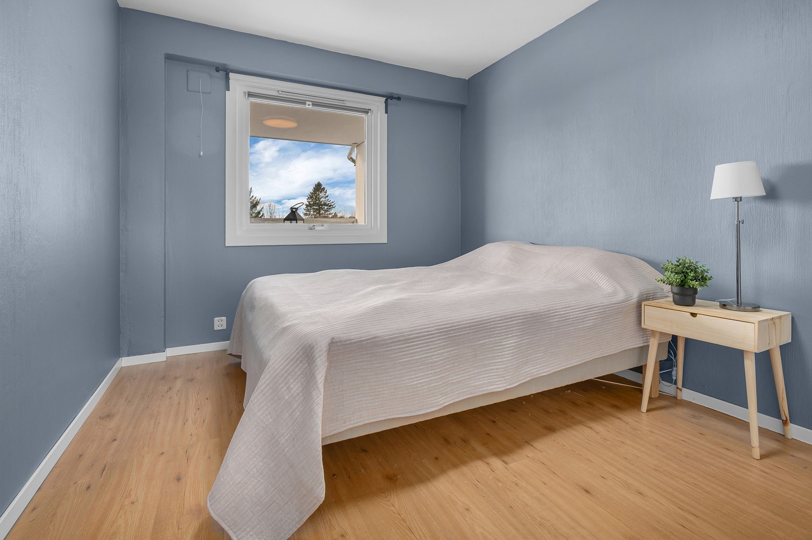 Vestvendt utsikt fra soverommet. Galleribilde