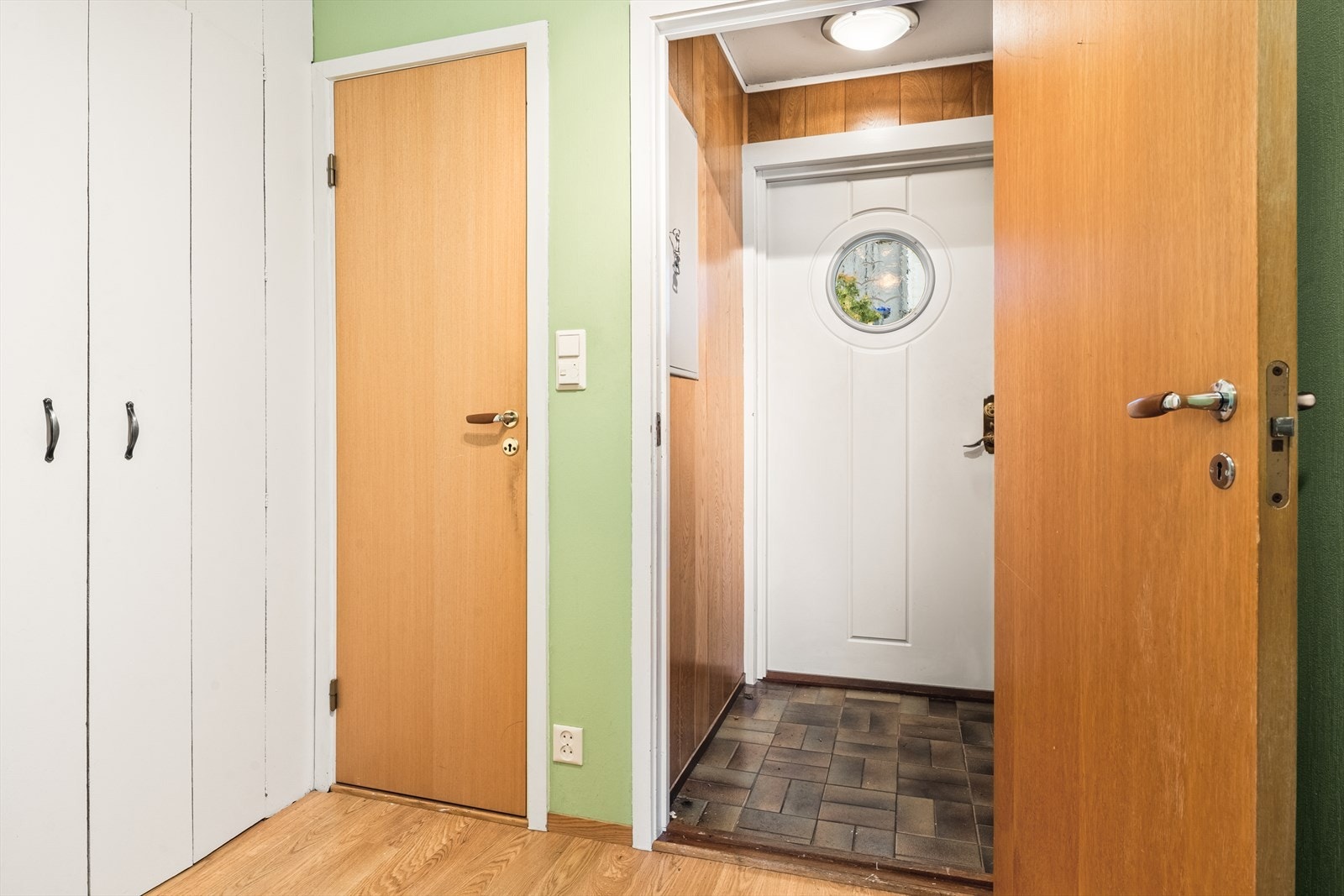 Velkommen inn i enteen som måler 1,2 kvm. Galleribilde