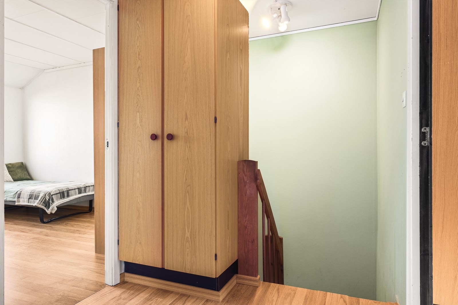 Etasjen består av tre soverom og bad. Galleribilde