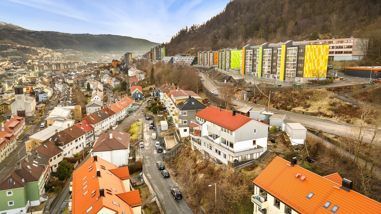 Boligen ligger flott til på Gyldenpris med nærhet til alt man trenger i hverdagen. Galleribilde