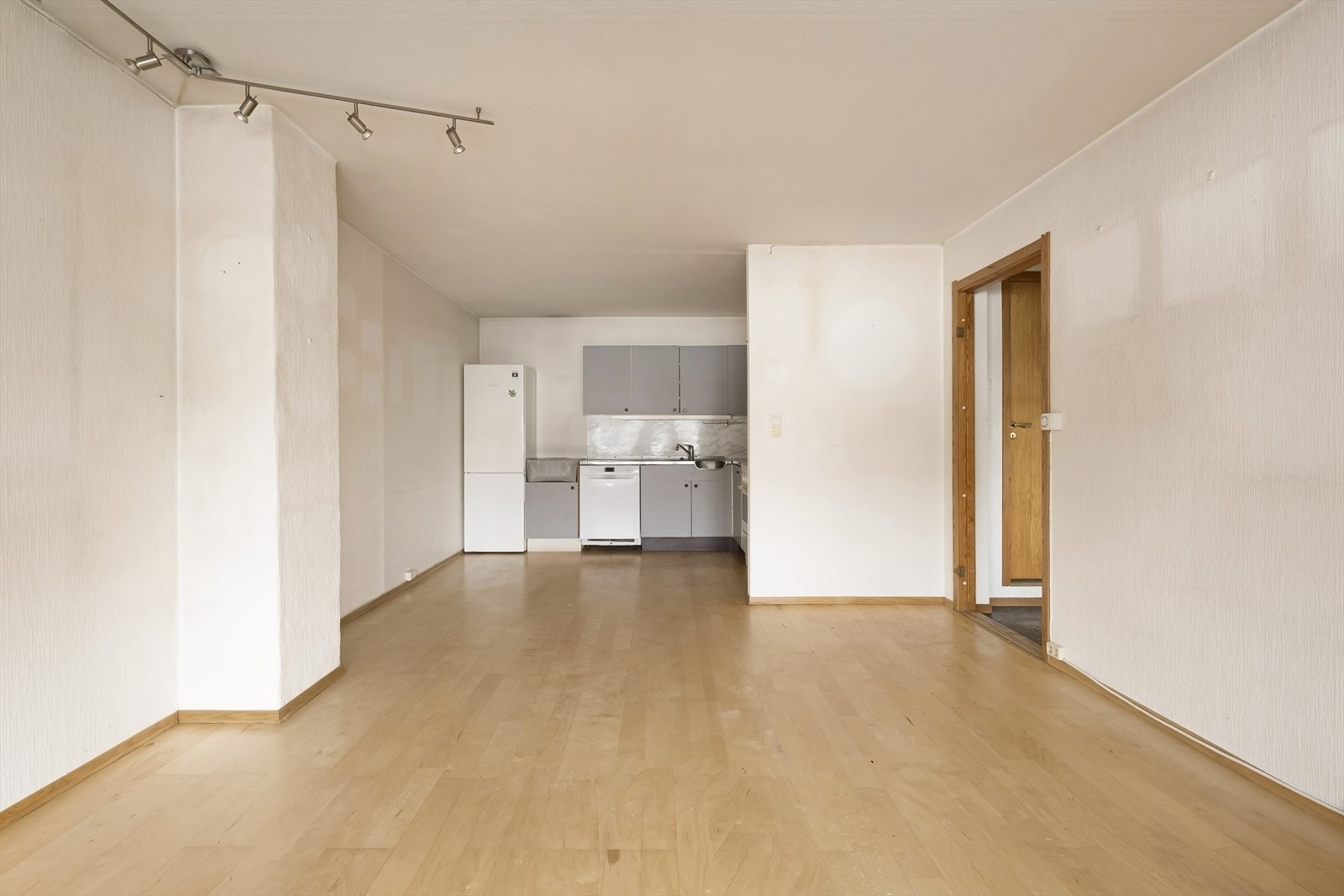 Den åpne løsningen gir en god romfølelse og fleksible bruksmuligheter. Galleribilde