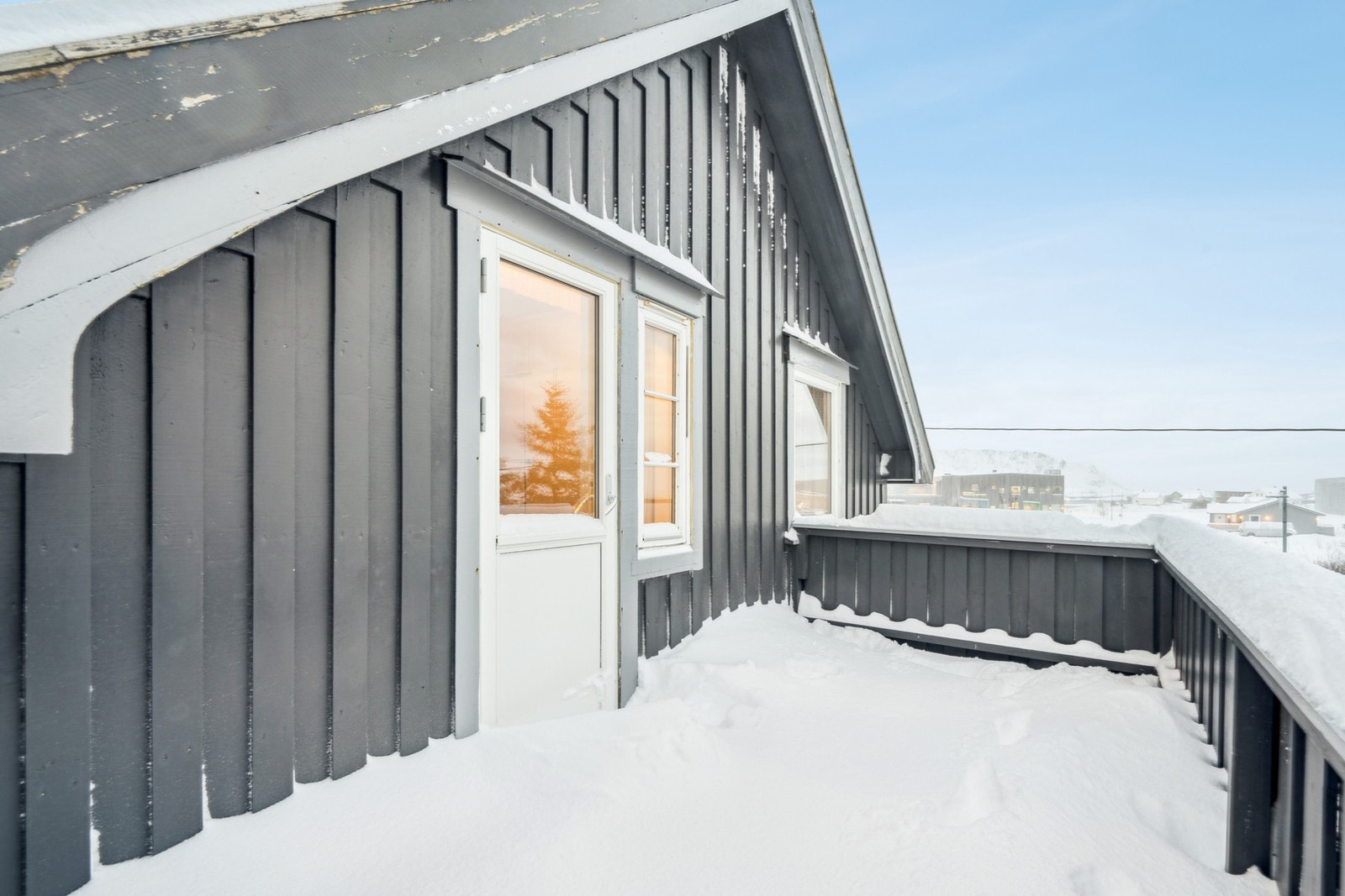 Terrassen med utgang fra rom på loftet. Galleribilde