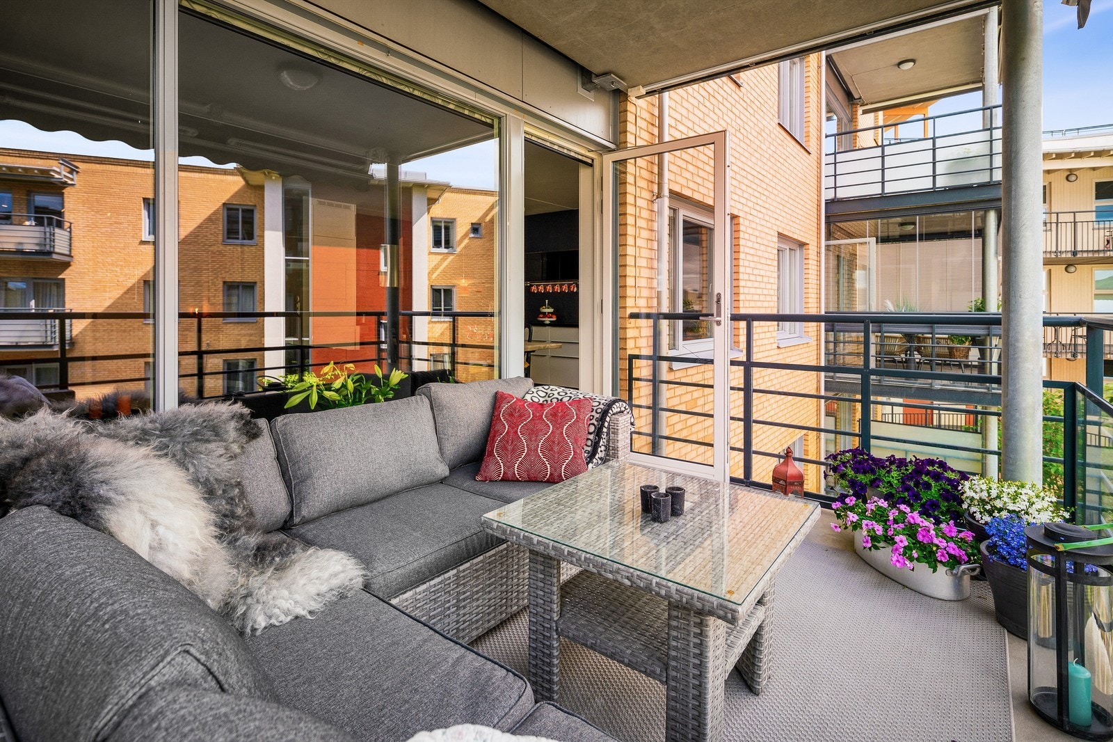 Balkong med utang fra stue Galleribilde