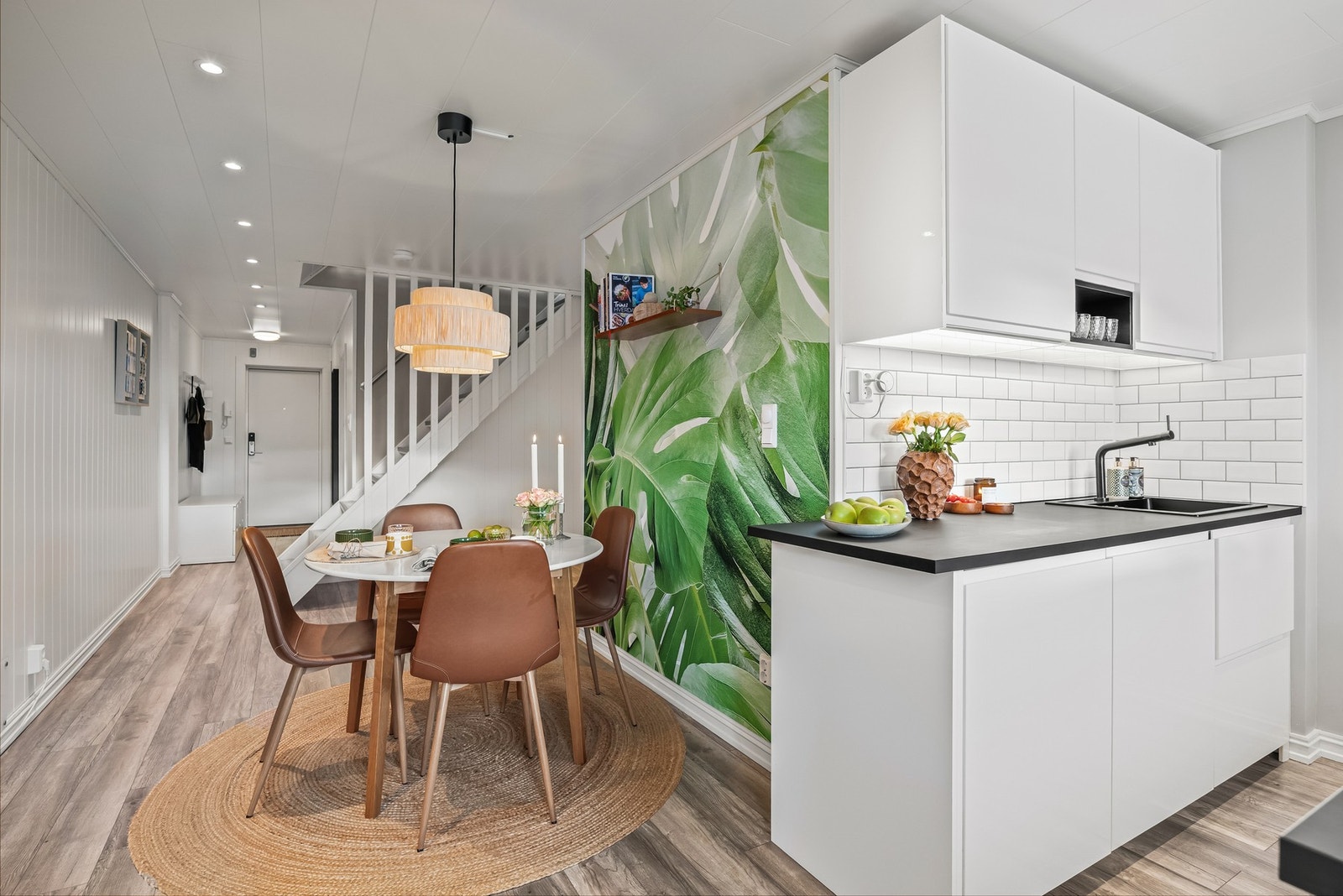 Familievennlig planløsning med romslige rom gir godt med boltreplass og rom for god oppbevaring. Galleribilde