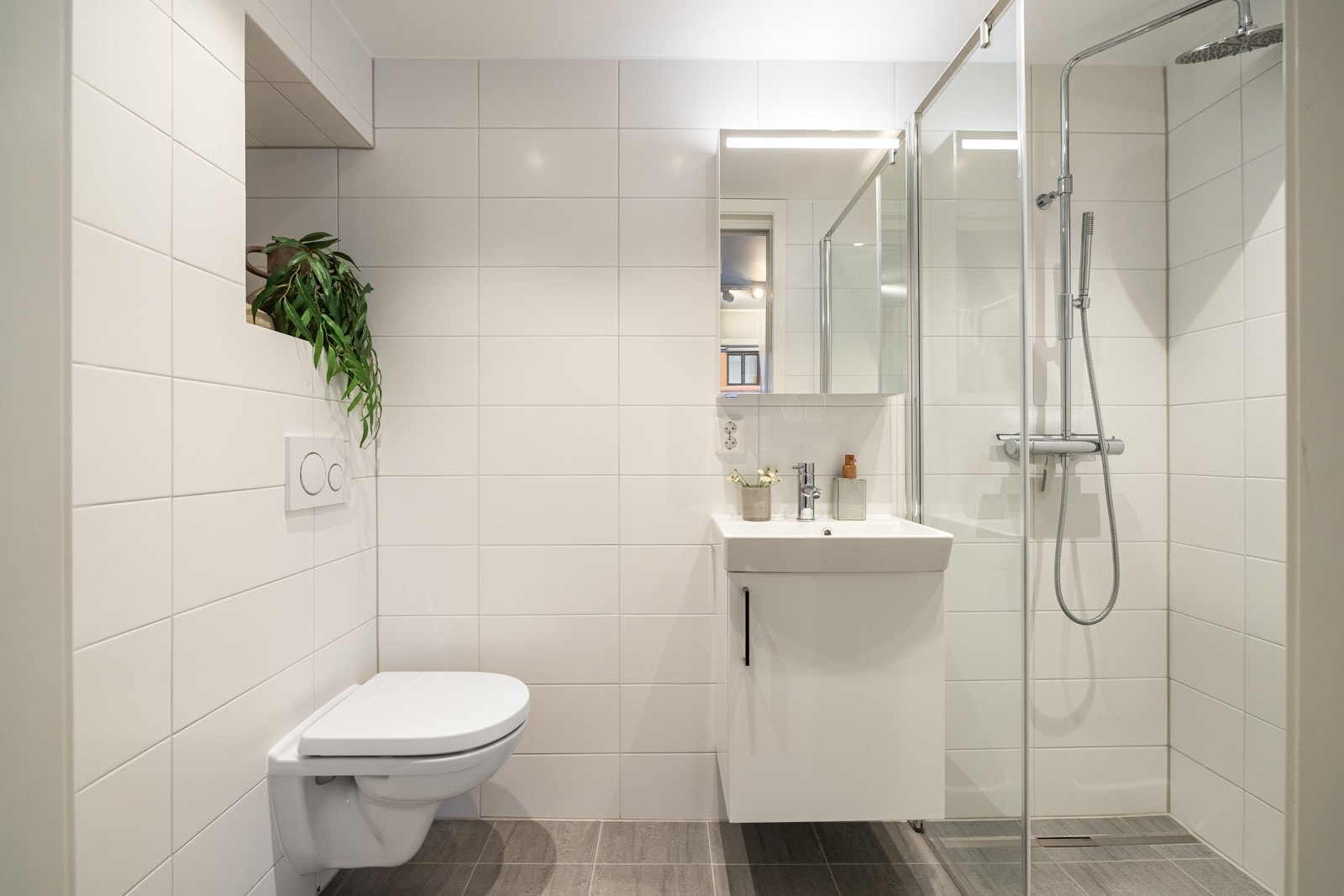 Leiligheten har to delikate baderom fra 2025. Galleribilde