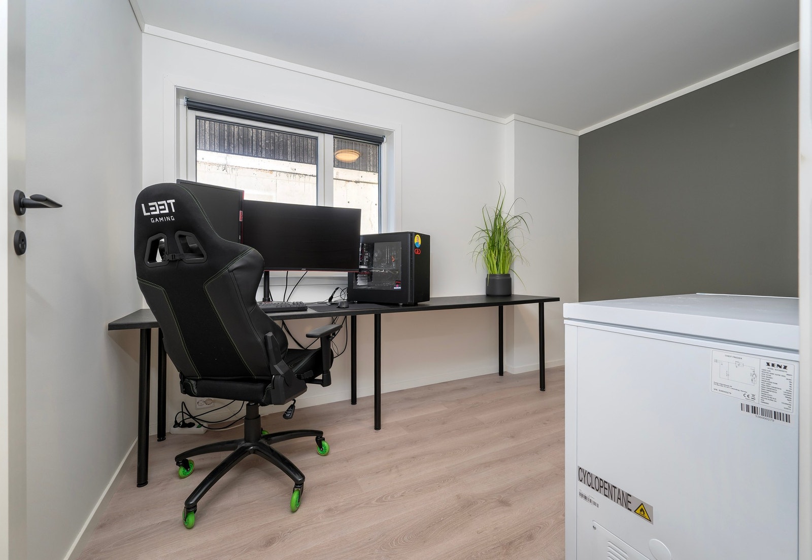 Soverom tre - i dag innredet som kontor. Galleribilde