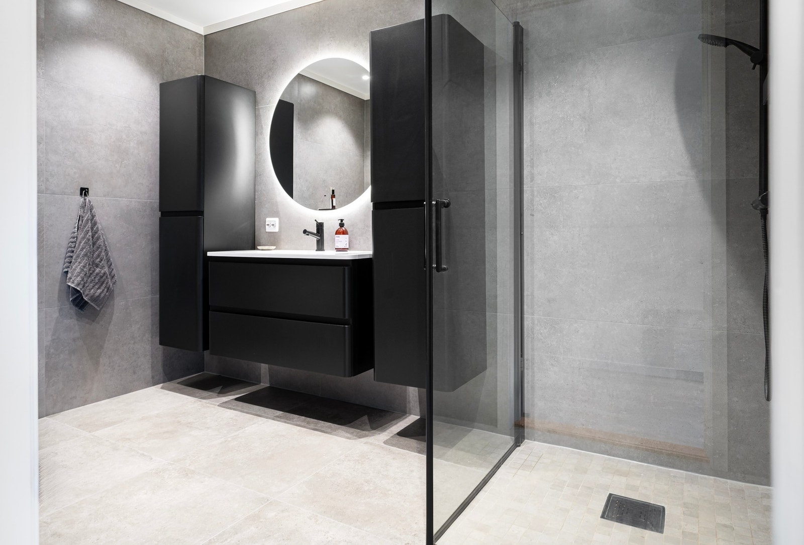 Moderne og delikate fliser. Galleribilde