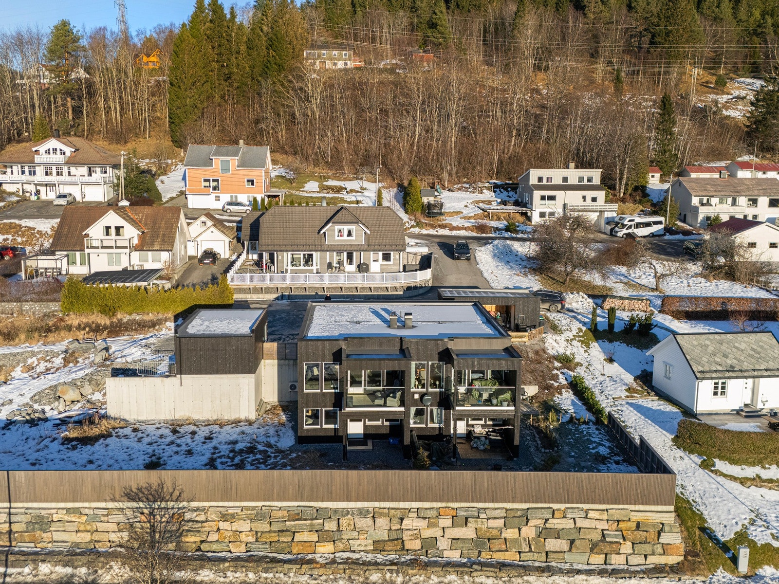 Flott halvpart av tomannsbolig fra 2023 - her kan du flytte rett inn! Galleribilde