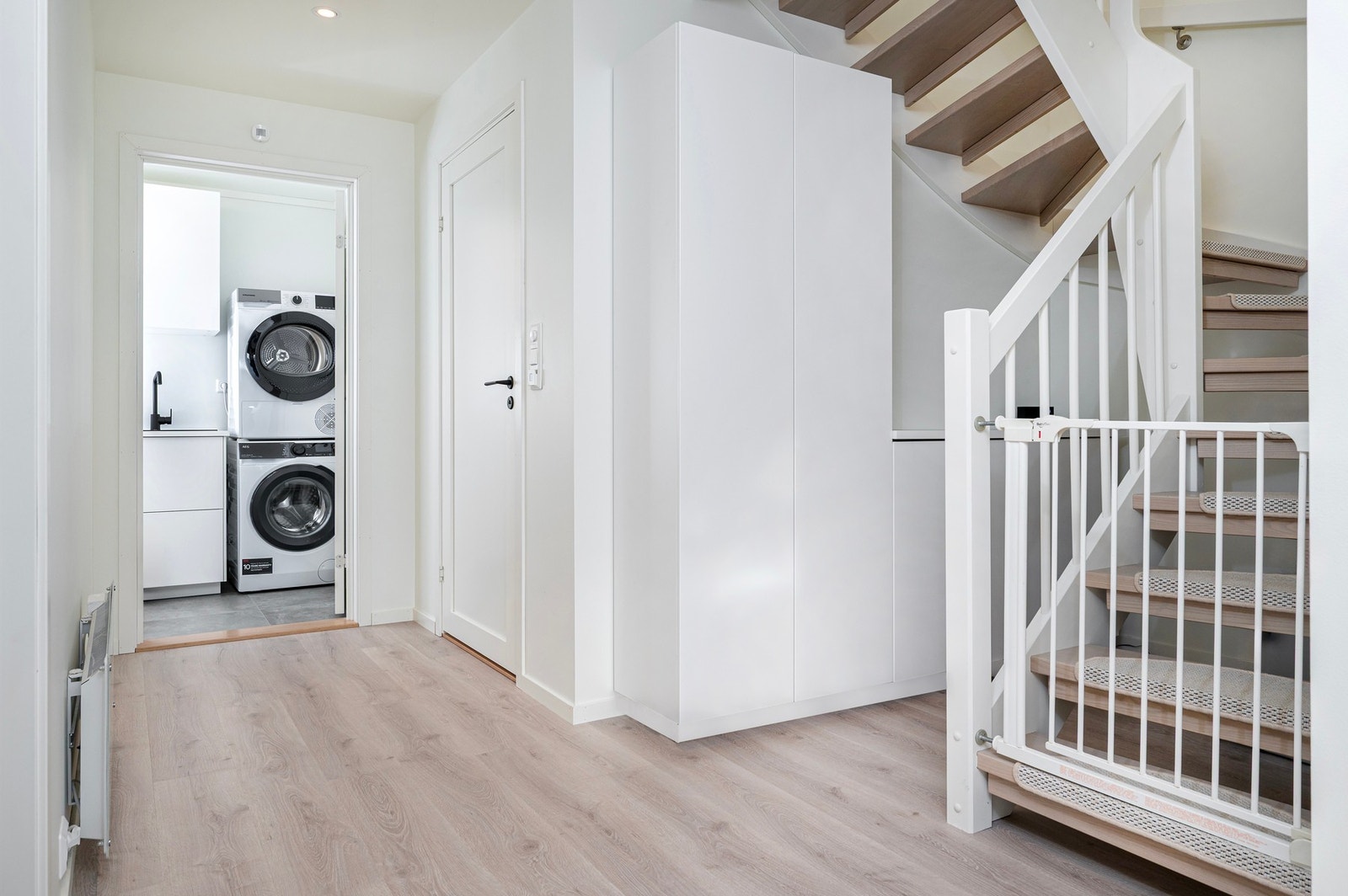 Vi tar turen ned til underetasjen.. Galleribilde