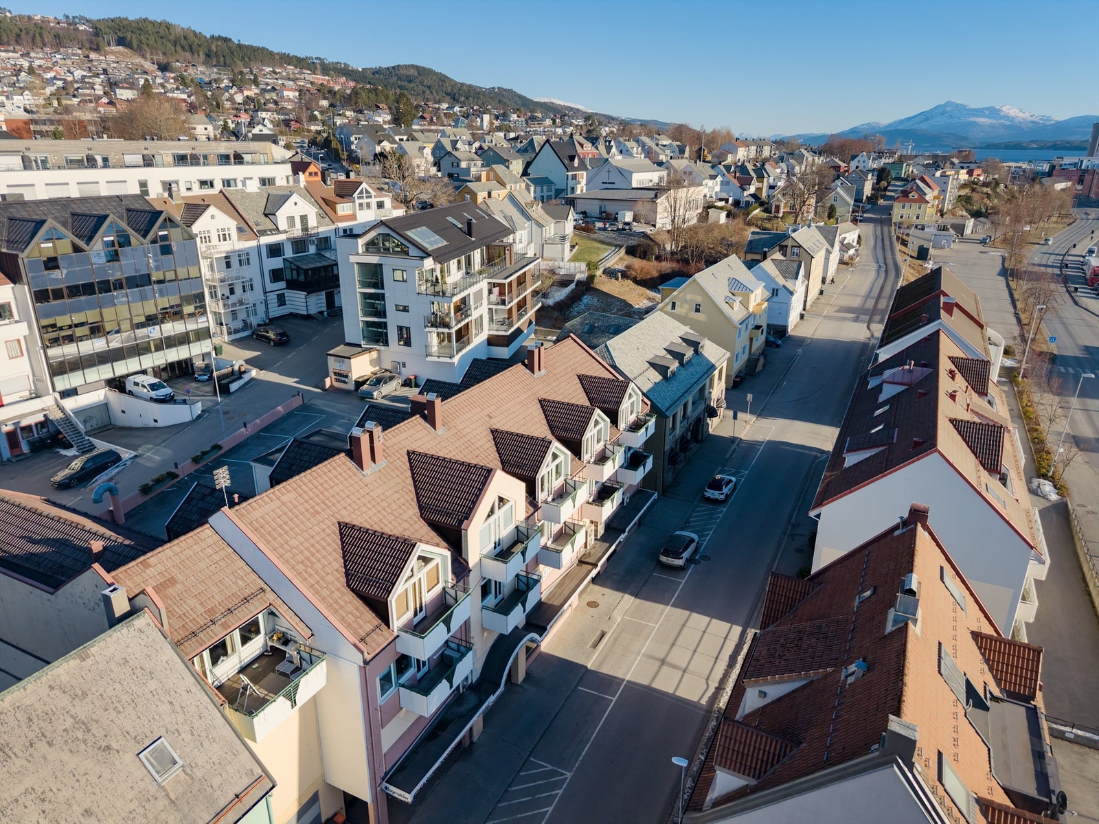 Eiendommen ligger i en gate med begrenset trafikk Galleribilde