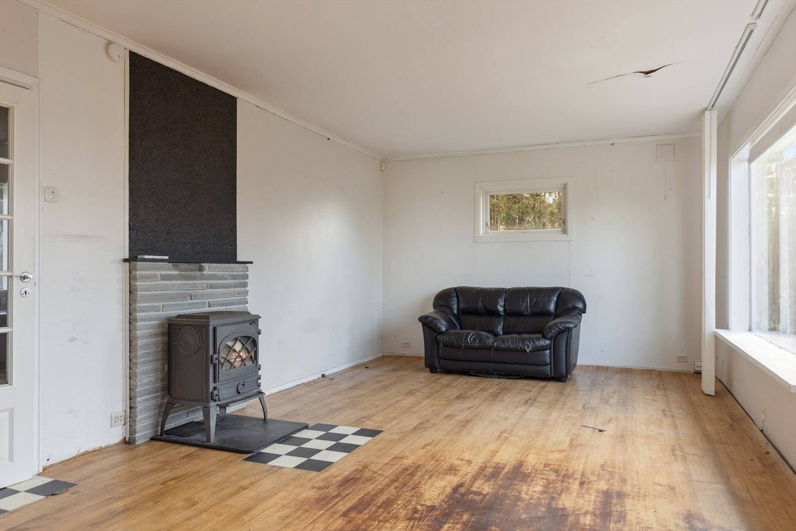 Peis i stue. Galleribilde