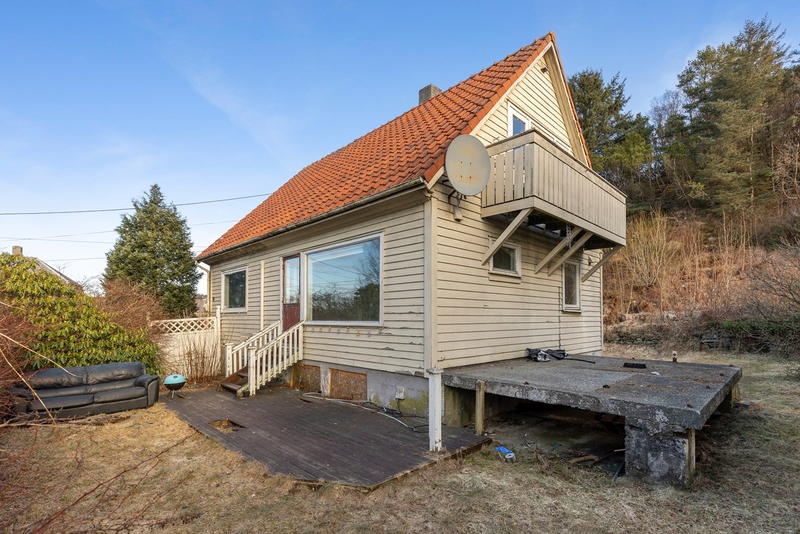 Vestvendt uteområde. Galleribilde