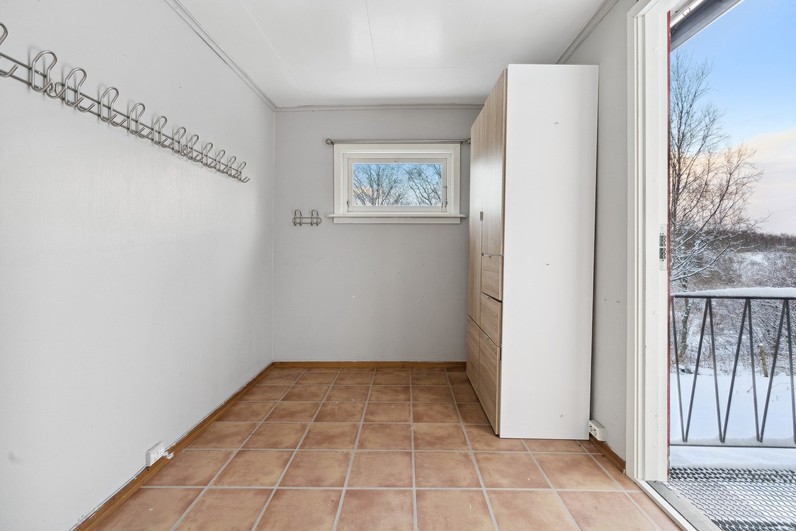 Eneboligen er på totalt 135m2 fordelt på 3 etasjer. Galleribilde