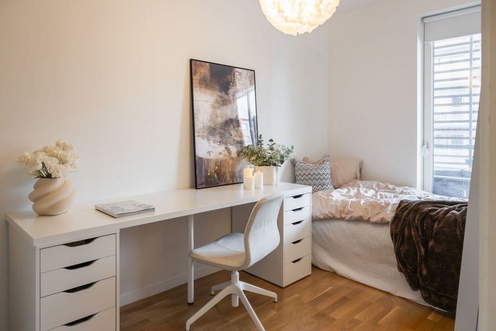 Soverom 2 gir også god plass for garderobeskap, og/eller kontor. Galleribilde