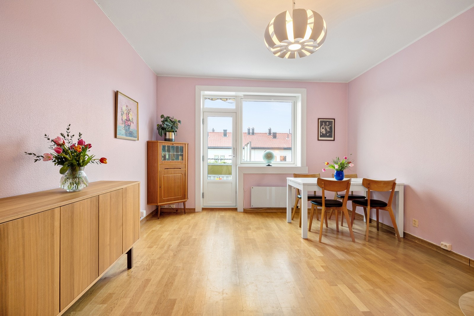 Velkommen til Helgesens gate 82D! Leiligheten blir presentert av Jørgen T. Åkerland v/ Schala & Partners Eiendomsmegling. Galleribilde