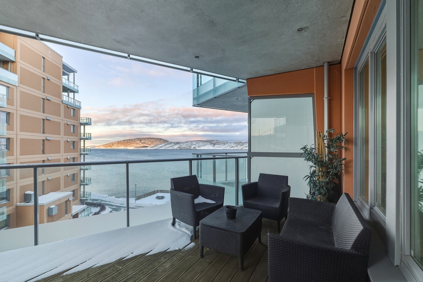 Velkommen til Prinsens gate 32 og denne innbydende 2-roms leilighet i Bodø Panorama. Galleribilde