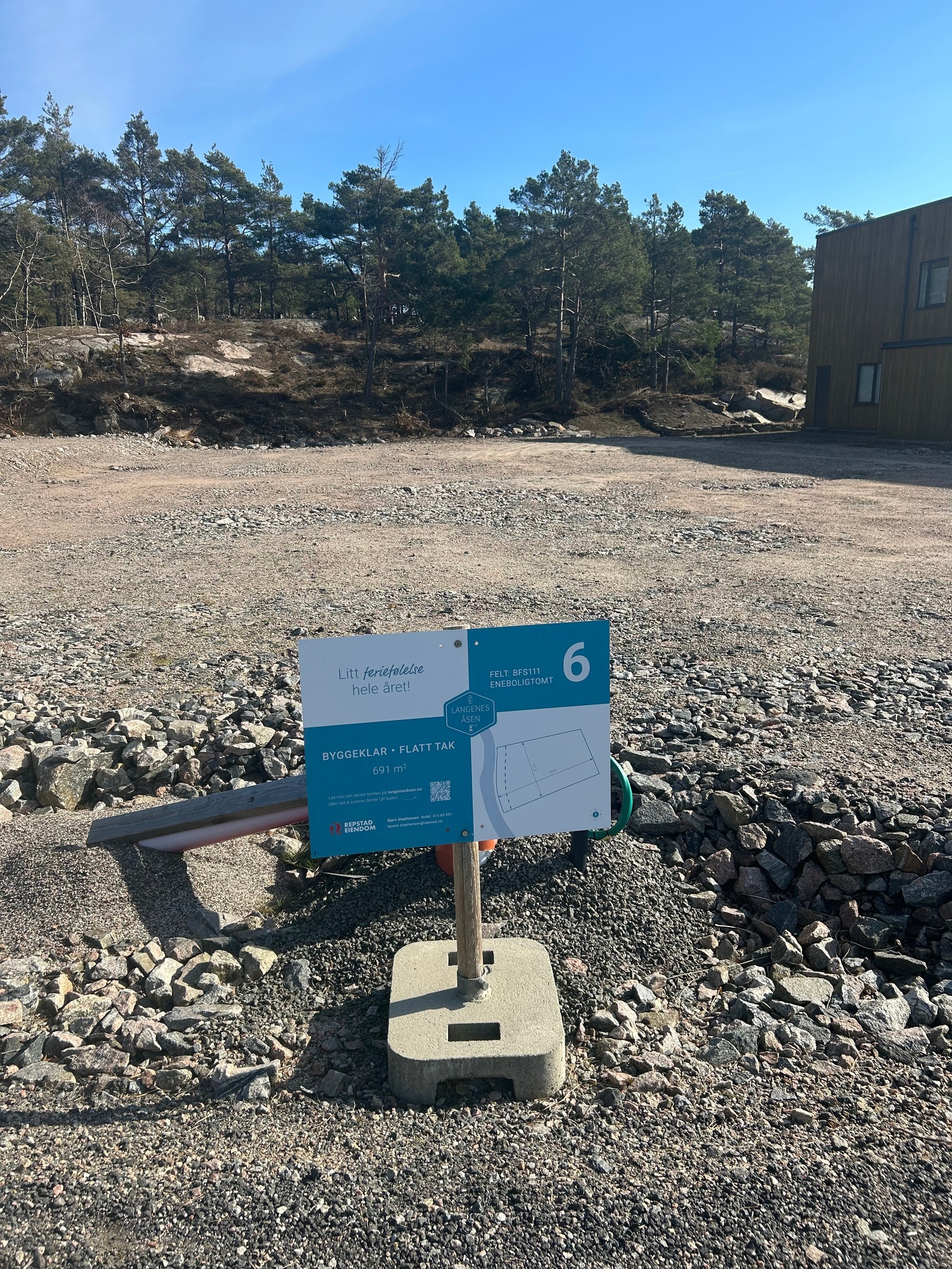 Eneboligtomt på 691 kvm Galleribilde