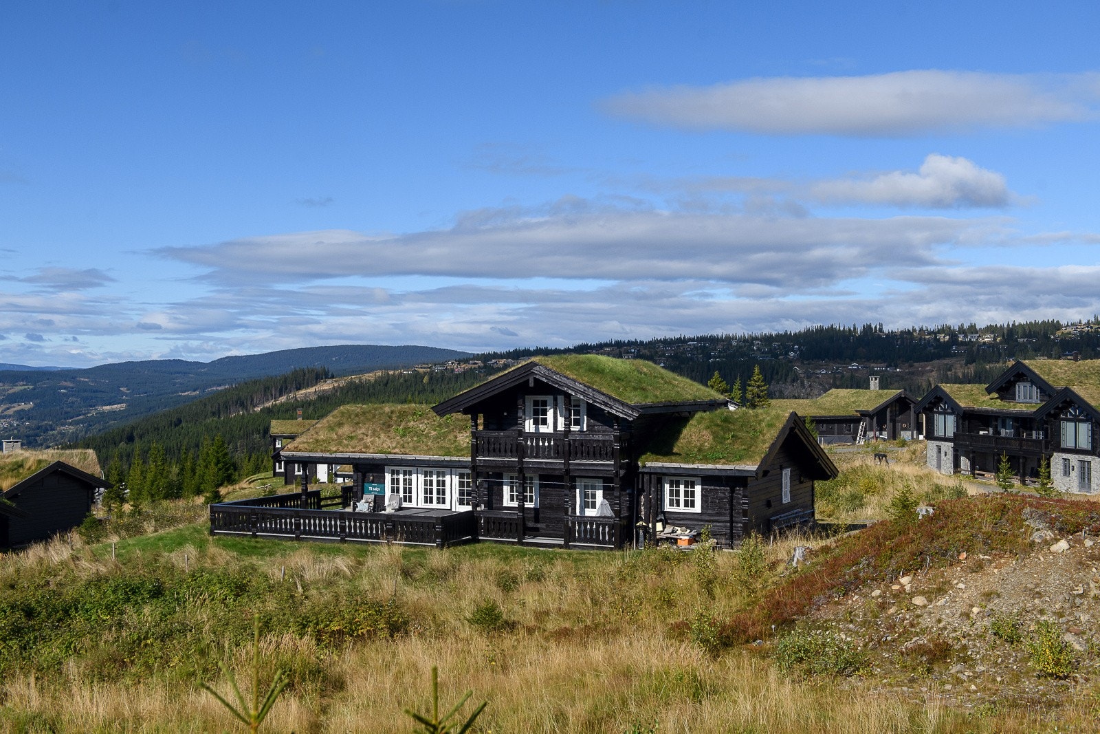 Hytta ligger i et populært område, som er flittig brukt både sommer og vinter. Galleribilde