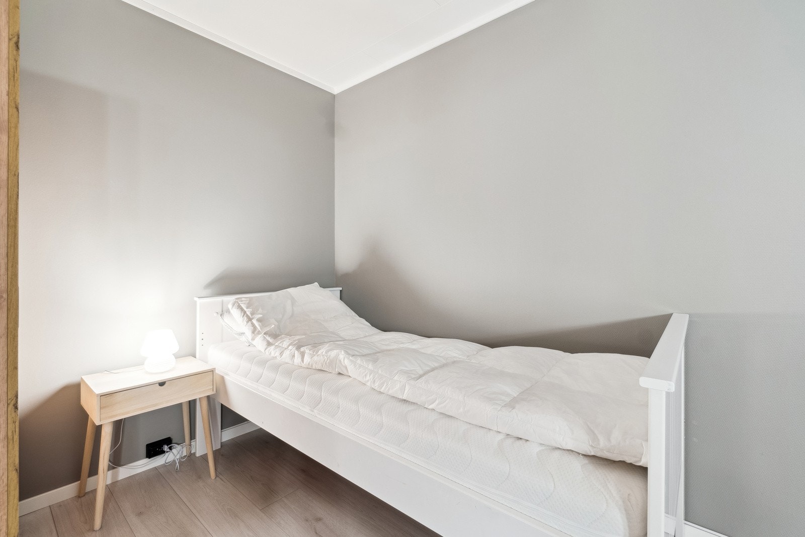 Ved stuen har du en praktisk sovealkove med garderobeløsning. Galleribilde