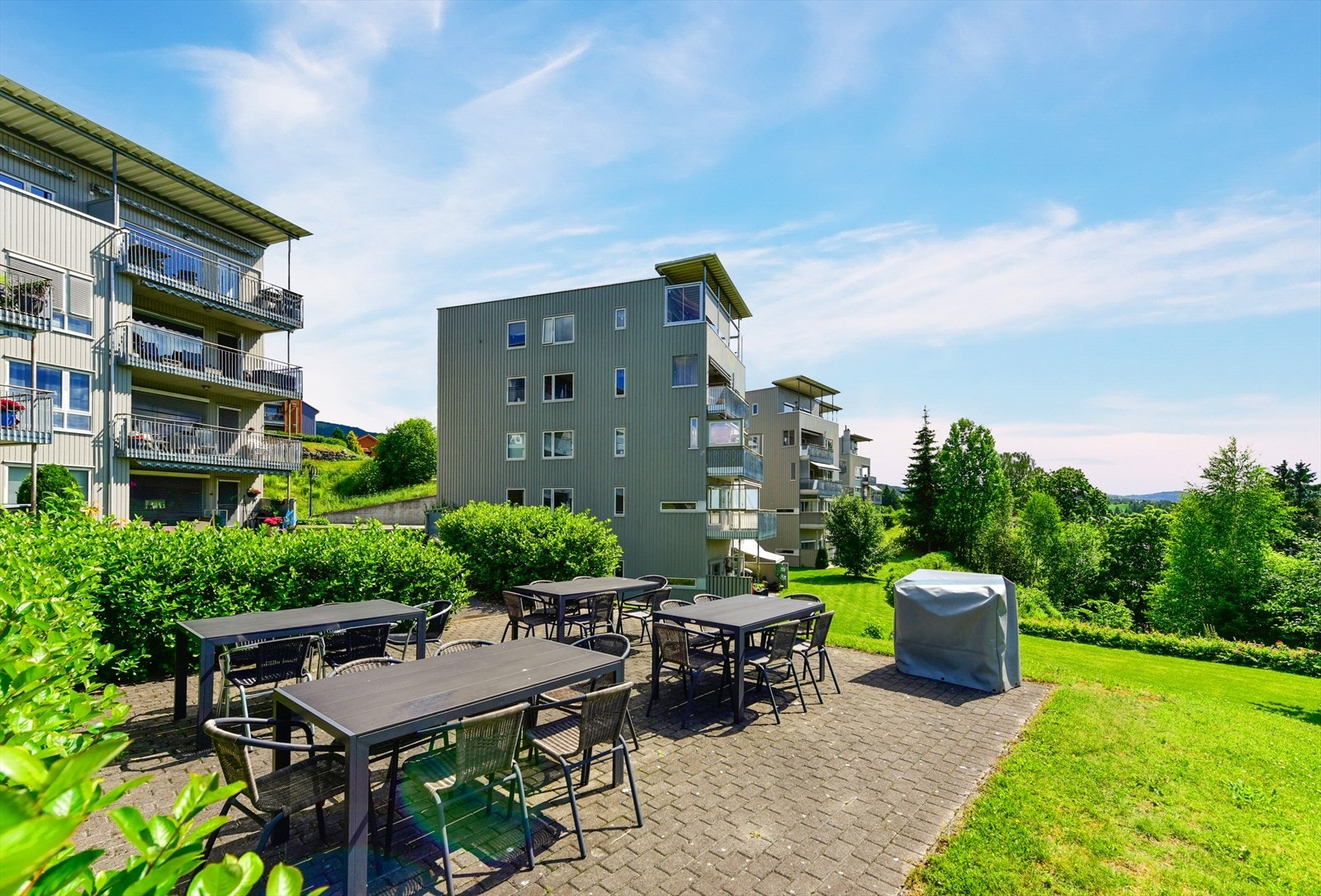 Borettslaget har opparbeidede felles uteområder til glede for beboerne. Galleribilde