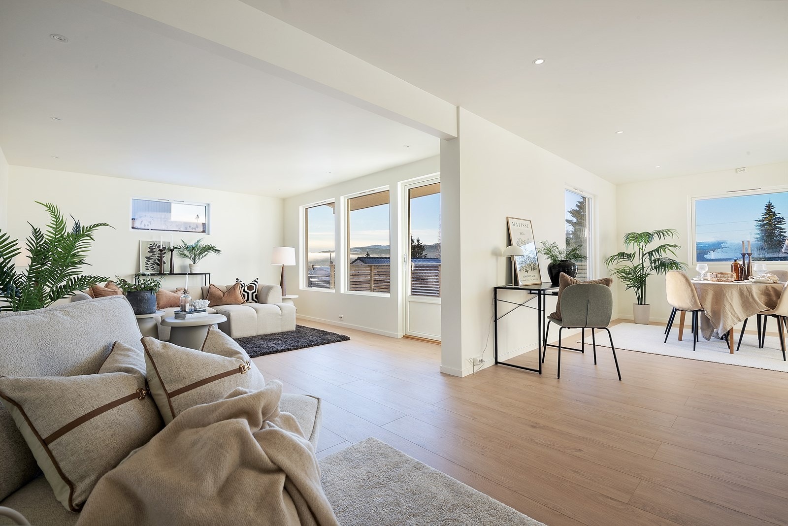 Velkommen til Rognerudvegen 18!
Utgang til veranda. Galleribilde