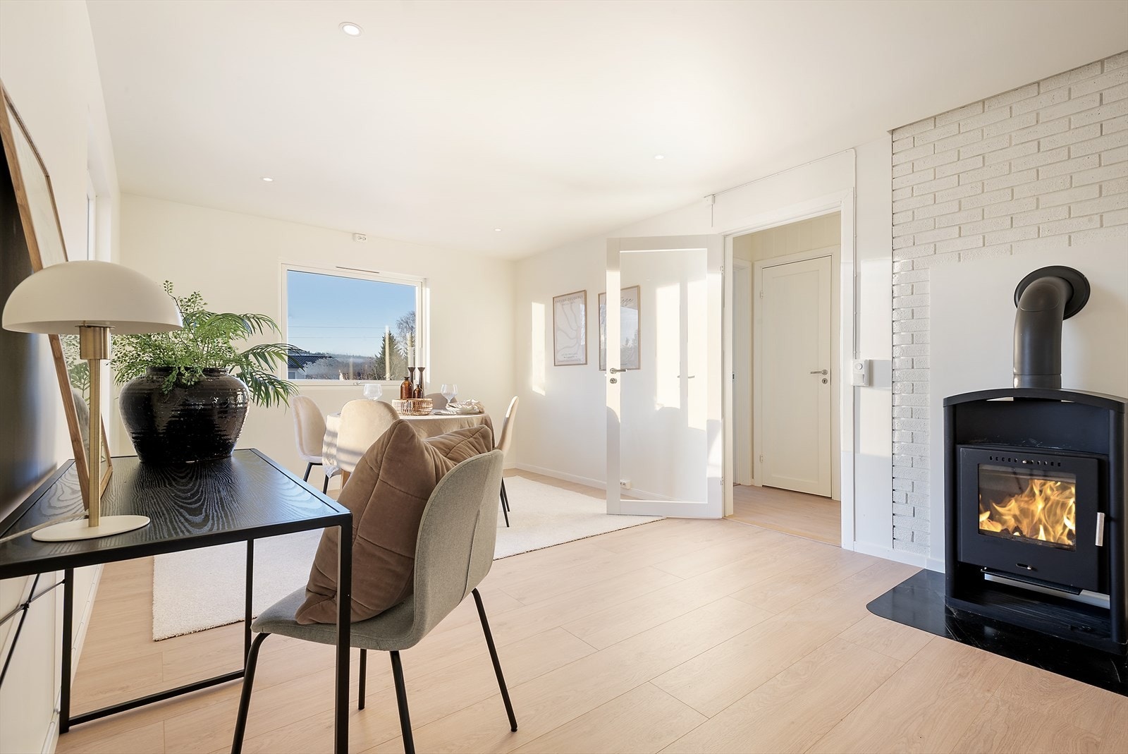 Lun og god atmosfære. Galleribilde